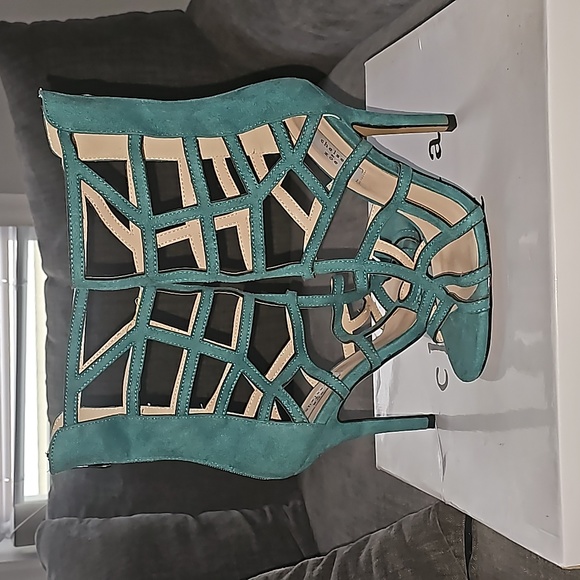Chelsea & Zoe Green heels - Picture 1 of 5
